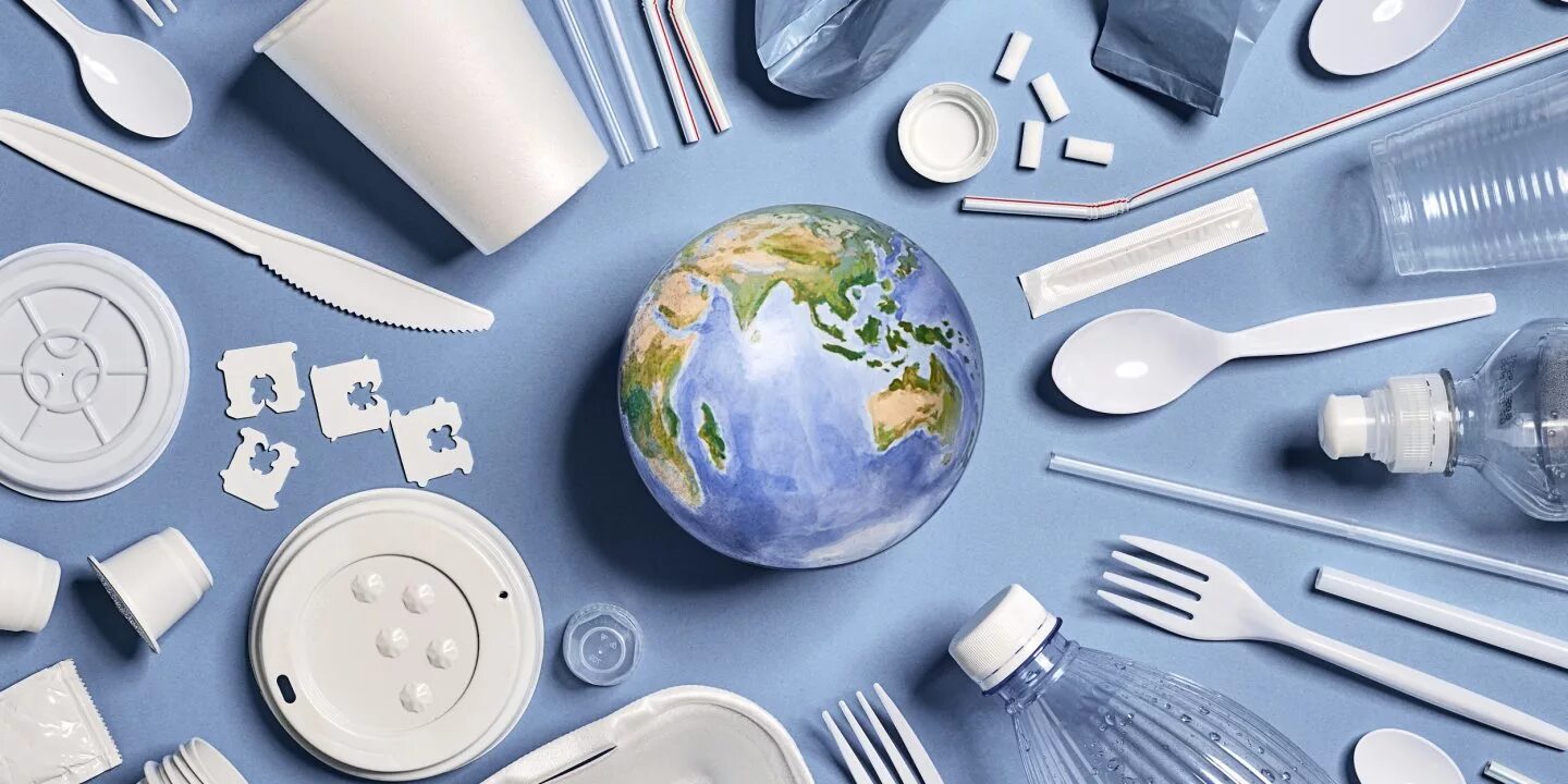 Use plastic. Пластик в быту. посуда баннер. пластик предметы эстетика. single use plastic.