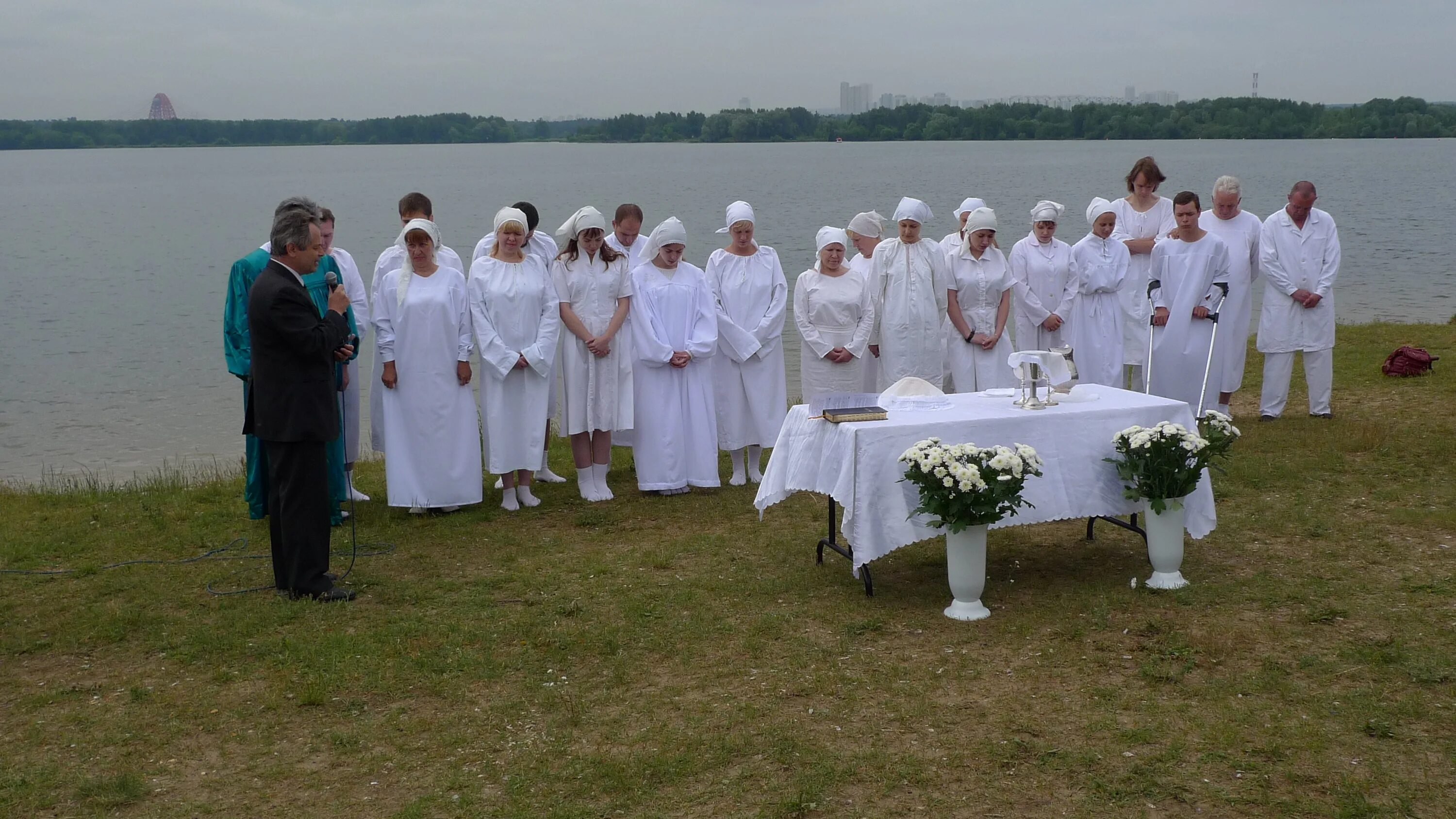 баптистская церковь в сша. баптизм крещение. баптисты 19 века в россии. хейли баптист. баптистская церковь варшава.