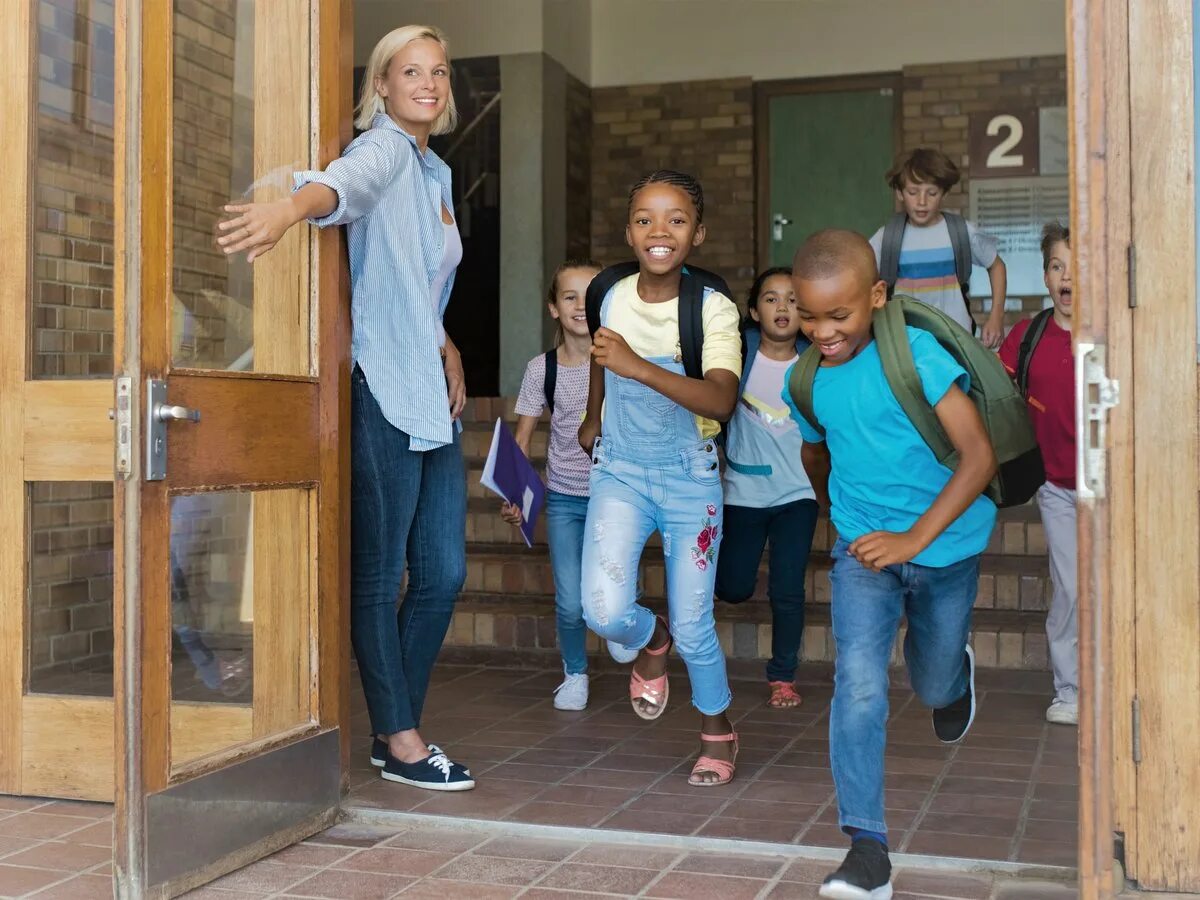 Students leaving School. Finish School.