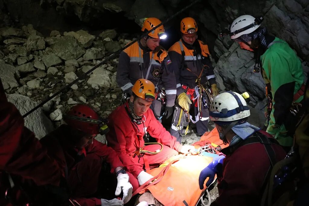 Поисково-спасательные работы. Аварийно спасательные поисково спасательные формирования. Мчс рф спасатель. Аварийно-спасательная служба. Асф аварийно спасательное формирование.