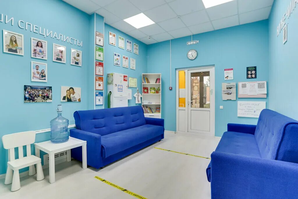 детский сад бэби клуб. бэби клуб фон. вывеска бэби клуб. бэби-клуб москва ходынский бульвар. бос молокосос улыбается.