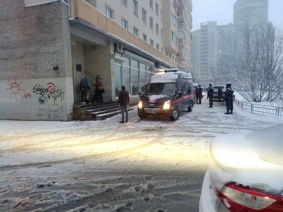 Взрыв на васильевском острове. Очевидица взрыва в кафе набережной СПБ. Теракт на Васильевском острове. Взрыв на Васильевском острове сегодня.