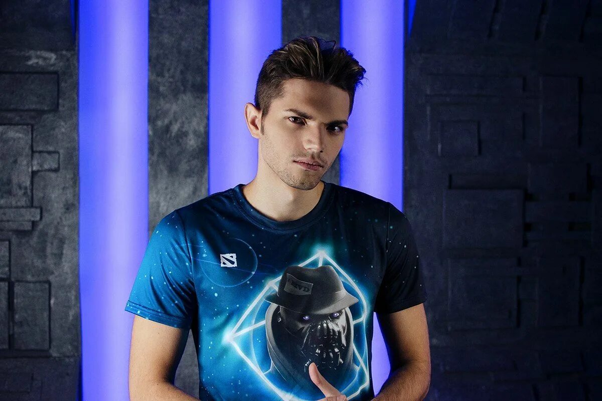 Лил скрип dota 2. Lil me alone. Lil me alone. Lil дота. Lil дота.