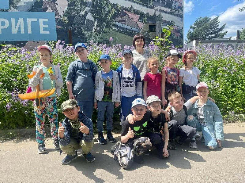 Воронеж школьники каникулы. Воронеж школьники каникулы. Школа 74 воронеж фото. Летний отдых детский воронеж правительство. Расформировали класс.