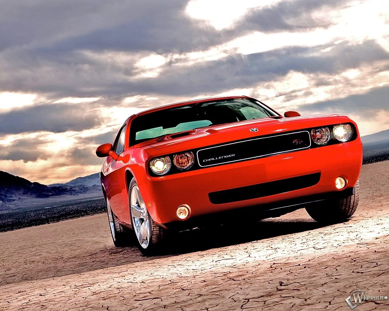 С разрешением 1024 х. Dodge Challenger 2007. Додж Челленджер 2007. Додж Челленджер 2008 красный. Dodge Challenger RT 2009.