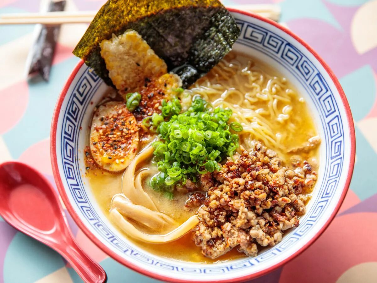 Корейский рамен. Рамен из роллтона. Рамен по корейски. Рамен лапша роллтон. Рамен с яйцом и сыром.