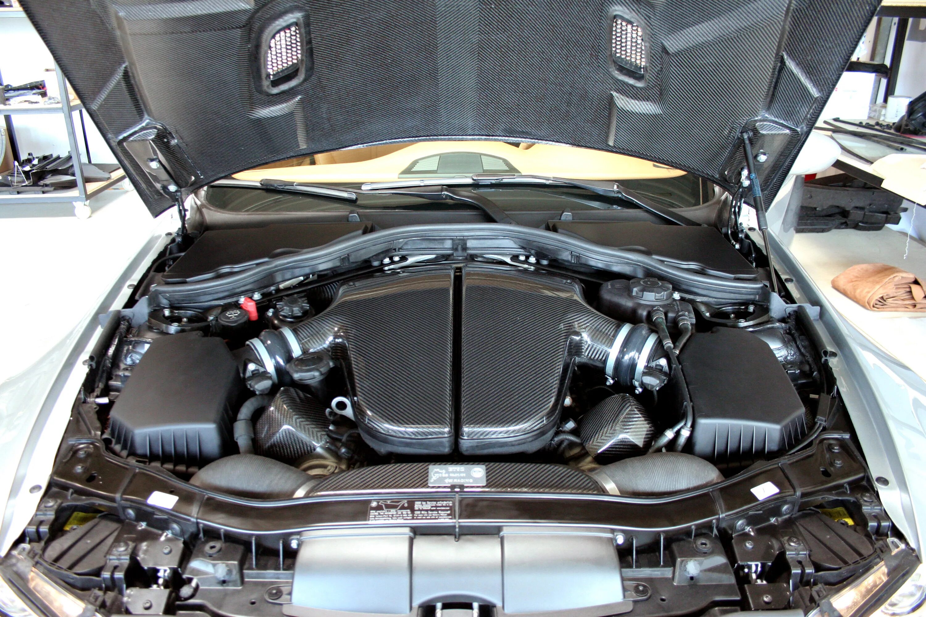 Bmw e92 двигатели. Двигатель bmw 335i. Bmw m3 e92 двигатель. Bmw e90 двигатель. Bmw 335 e92 мотор.