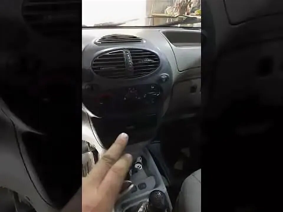 Выгорело гнездо предохранителя в монтажном блоке.Что делать? - YouTube