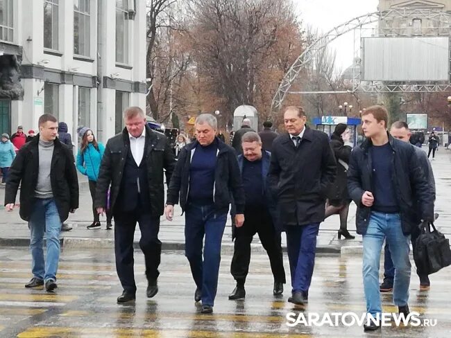 Абрамович в Саратове. Володин и Абрамович. Сын Абрамовича в Саратове.