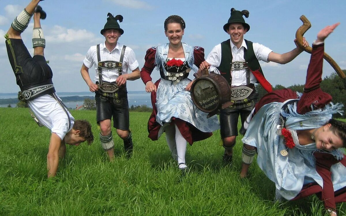Пивной фестиваль «октоберфест» (oktoberfest) 19 сентября. Погода в немки. Погода в немки. Погода в немки. Обычные немки в повседневной жизни.
