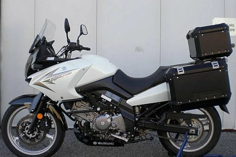 V strom купить. Suzuki v-Strom 650. Suzuki DL 650 2011. Suzuki v-Strom 650 2004. Suzuki v Strom 650 2011.