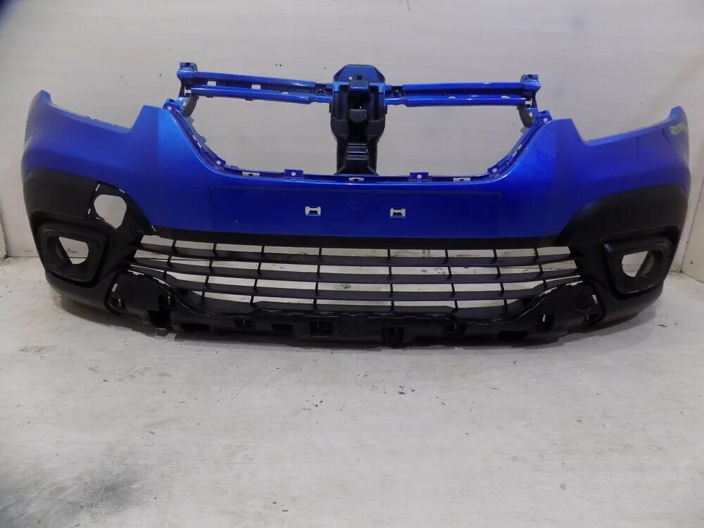 Бампер рено сандеро. Передний бампер sandero stepway 1. Renault sandero stepway 2 бампер. Передний бампер рено сандеро 2011. Бампер передний сандеро степвей 2.