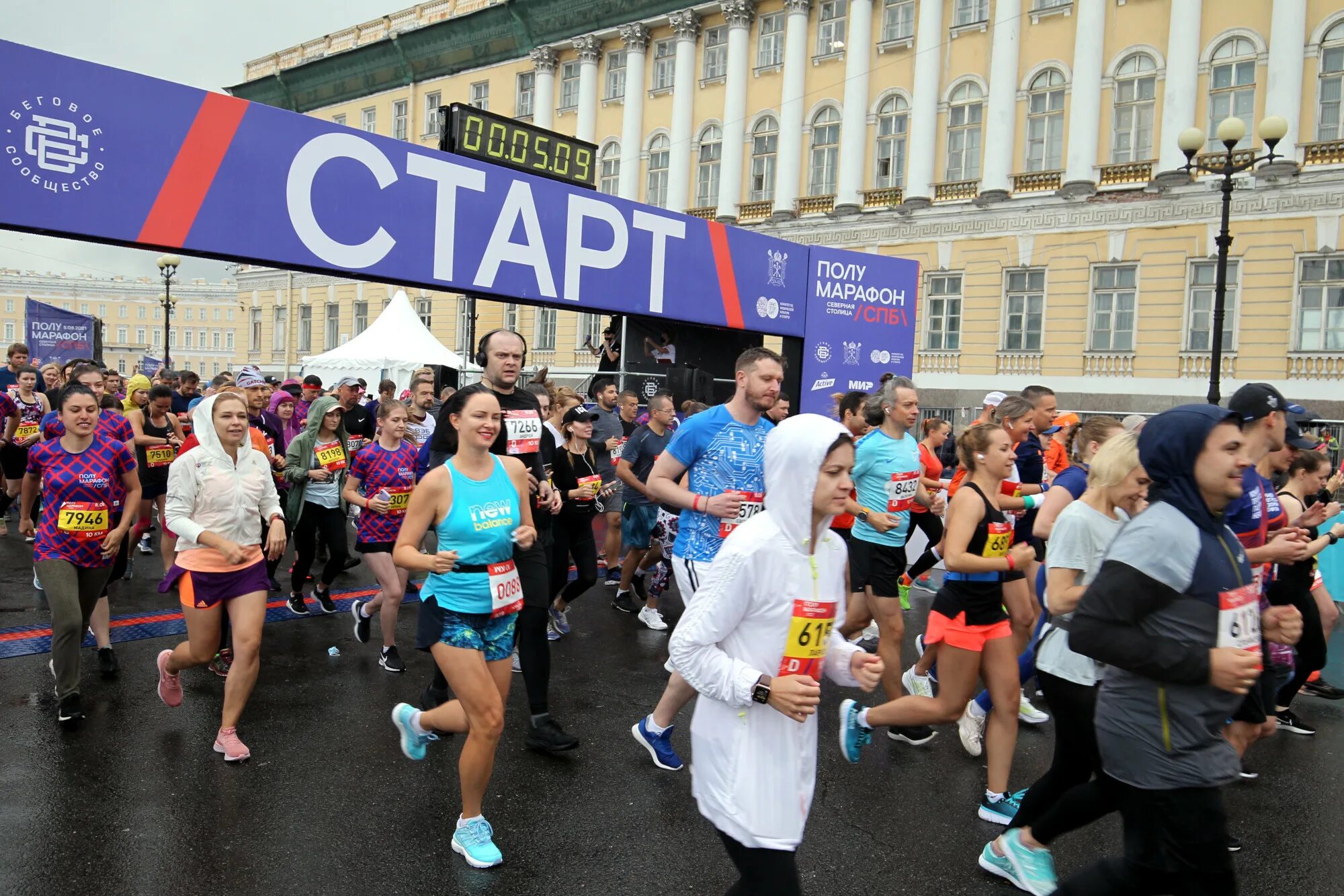 Полумарафон спб. Полумарафон Северная столица. Полумарафон Северная столица 2023. Марафон Северная столица 2023 фото. Фото полумарафон СПБ Северная столица 2023.