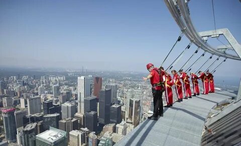 TOP THINGS TO DO IN TORONTO:1) VISIT CN TOWER CN Tower was classified one o...