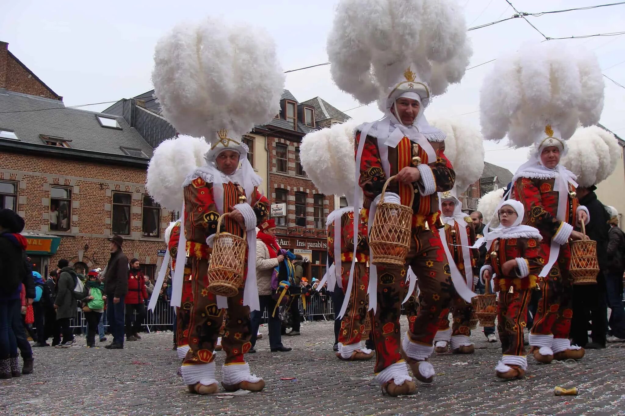 Карнавал Бинче Бельгия. Карнавал в Бинше Бельгия. Carnival of Binche, Belgium. Карнавал в Эйпене Бельгия.