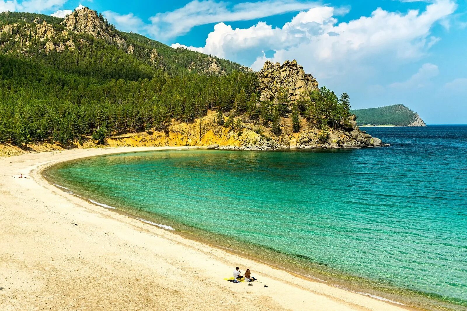 5 unbeatable Baikal beaches to catch the summer