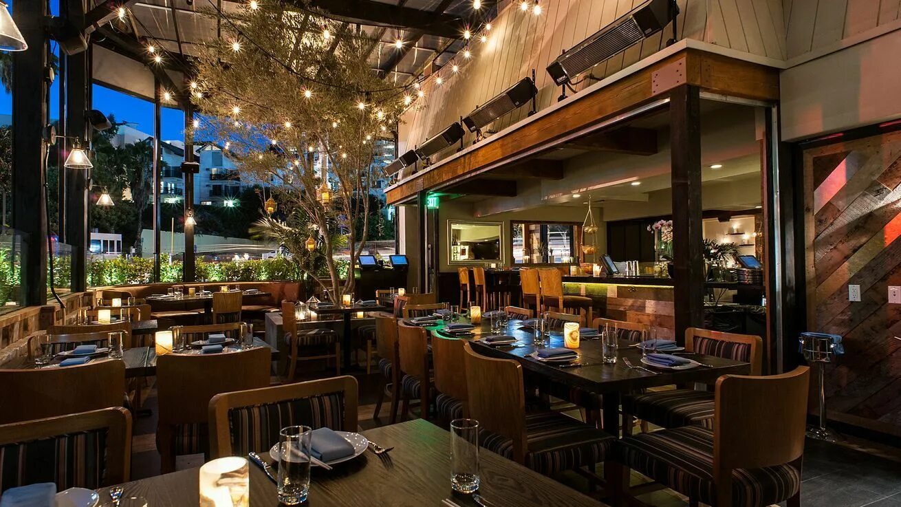 Restaurant chain. Ресторан картинки. Fast food restaurant мир бибигона. Ресторан пражечка. Фуд китчен.