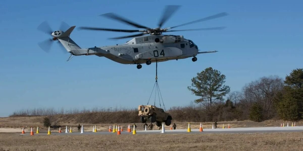 Вертолет сми. Ch-53. Вертолеты морской пехоты США. Вертолет морпехов.