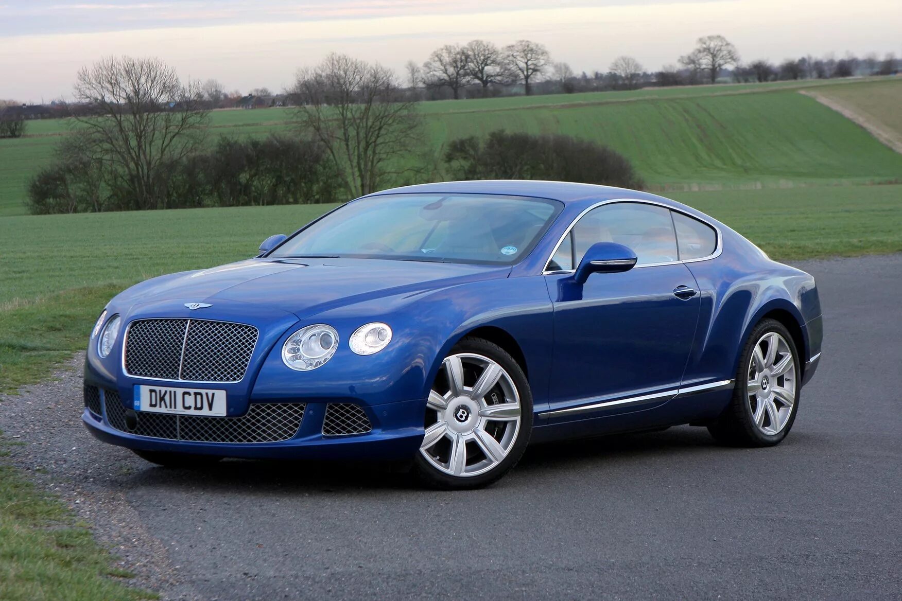 Бентли фото. Bentley Continental gt. Бентли Континенталь ГТ 2003. Bentley Континенталь gt. Бентли Континенталь купе.