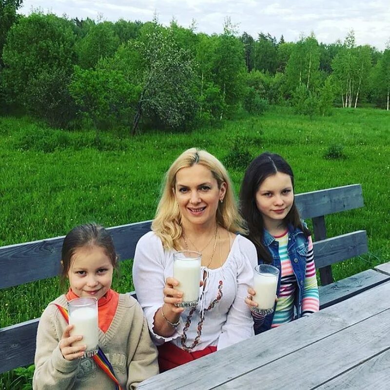 дети порошиной. дети порошиной. мария порошина с дочерьми. мария порошина с детьми 2021. мария порошина дети.