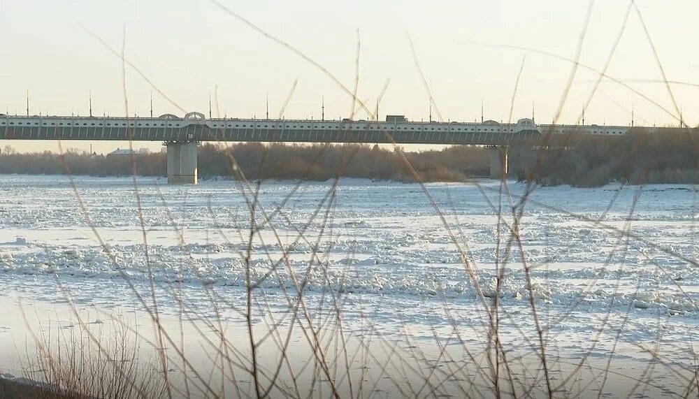 Уровень воды в реке иртыш омск. Ледоход на Оби. Уровень ледохода. Иртыш ледоход в Омской области 2023. Водохранилище Омск.