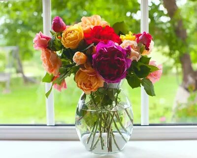 Әкесі қызын аңдып жүрген