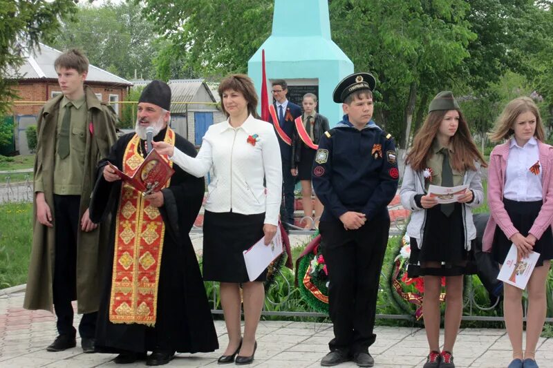 Села острогожского района. Село гнилое Острогожского района. Село гнилое Острогожского района Воронежской области. Село хохол Тростянка Острогожский район Воронежской области. Соцзащита Острогожского района Воронежской области село гнилое.