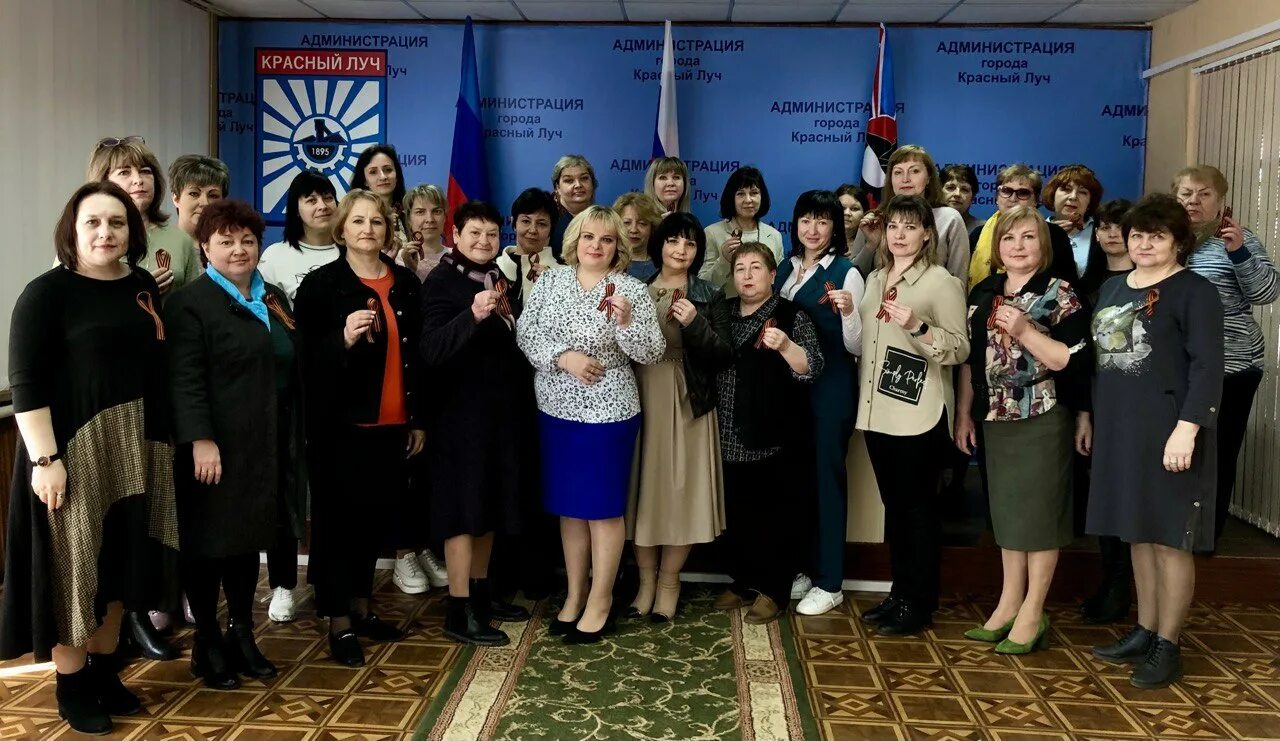 Красный луч вакансии на сегодня. Красный луч вакансии на сегодня. Красный луч вакансии на сегодня. Городские пятиэтажки. Красный луч вакансии на сегодня.