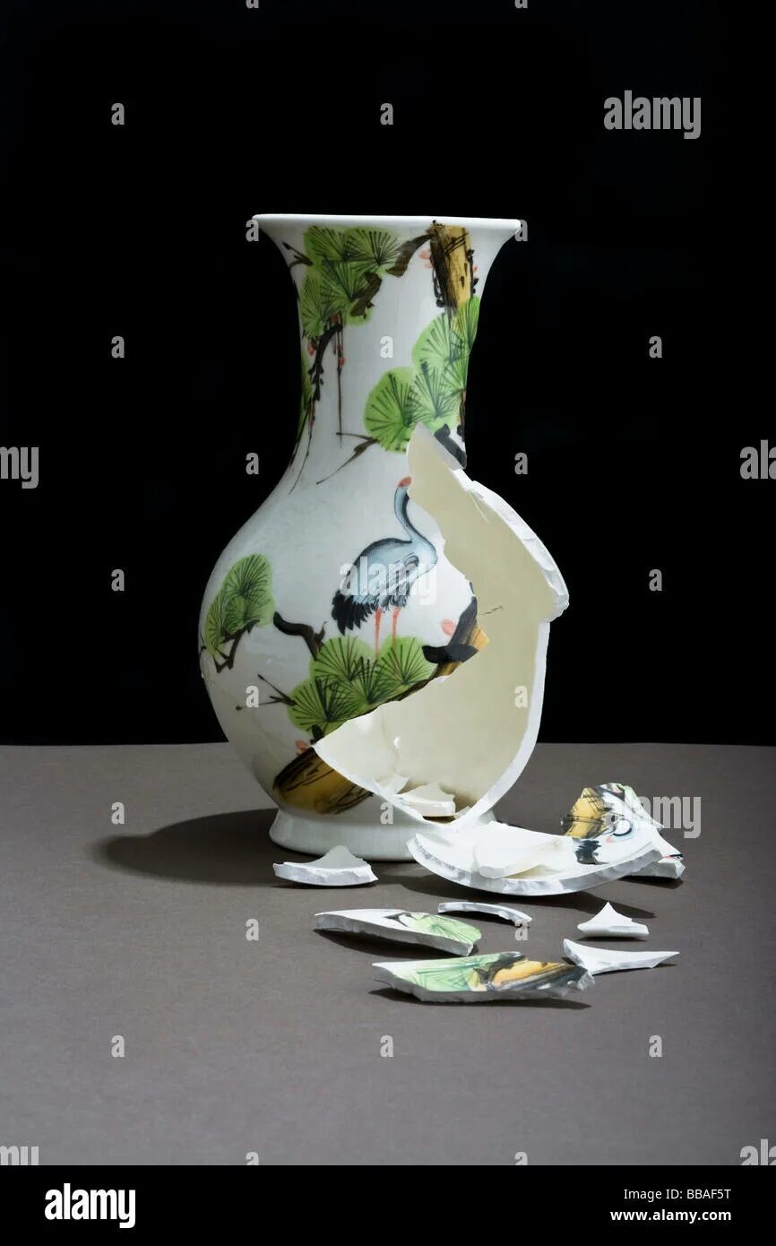 Разбитая ваза арт. Broken Vase. The Vase is broken. Break a Vase.