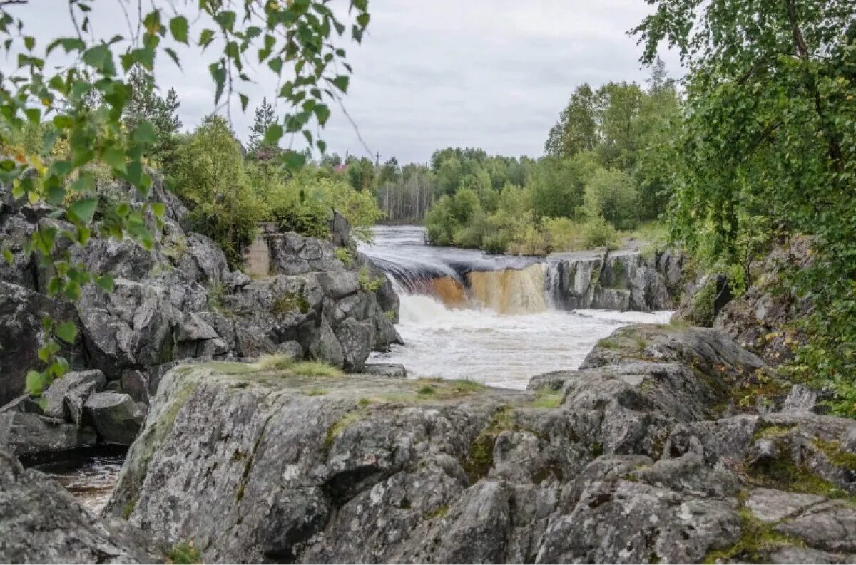 Воинский падун водопад в карелии. Воицкий падун карелия. Водопад надвоицы в карелии. Воицкий падун водопад в карелии. Надвоицы водопад воицкий падун.