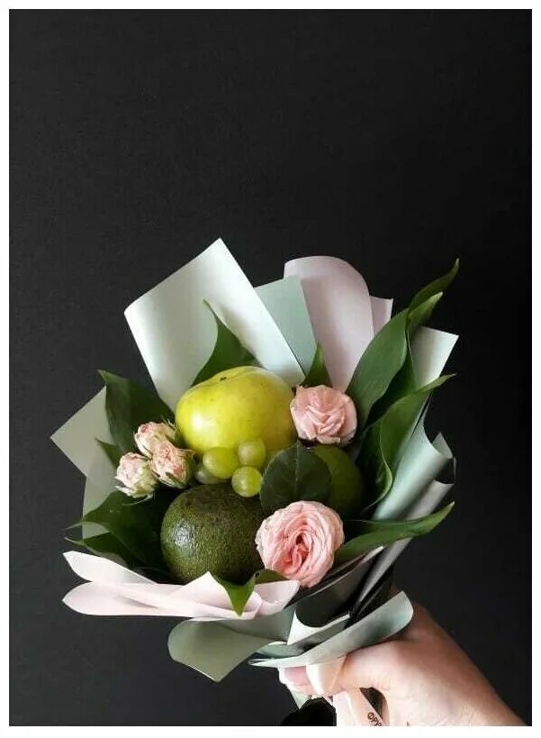 Фруктовый комплимент. Небольшие букеты. Оригинальные маленькие букеты. Фруктовый комплимент. Маленький букет из фруктов.