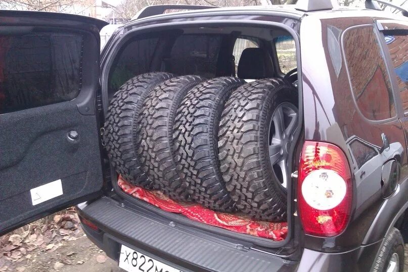 Шины на ниву Шевроле. 4 Колеса на Нива. Заводская резина Нива Шевроле. Chevrolet Niva off Road. Шина на шеви ниву