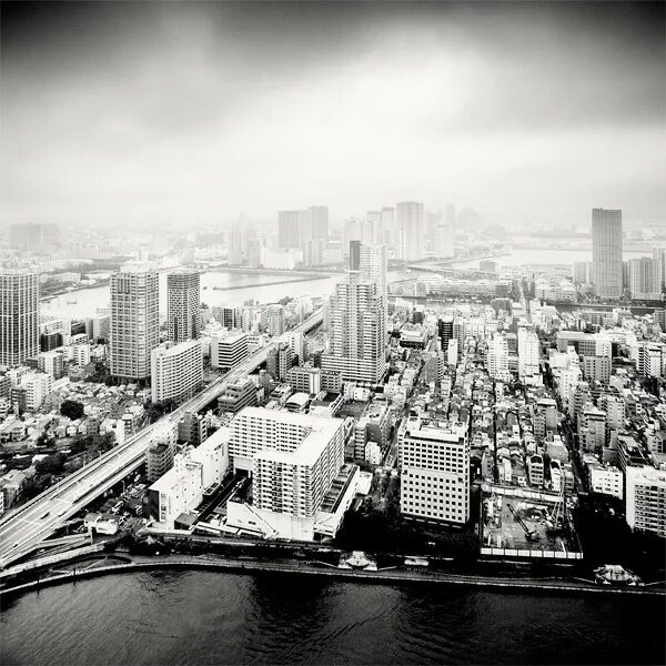 Tokyo black. Япония Токио. Черно белый Токио. Токио черно белое фото. Toronto Tokyo черно белая.