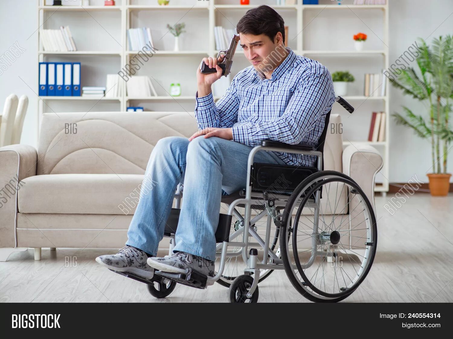 Безработный инвалид. Трудоустройство инвалидов. Занятость инвалидов. Трудоустройство инвалидов. Предприниматель инвалид.