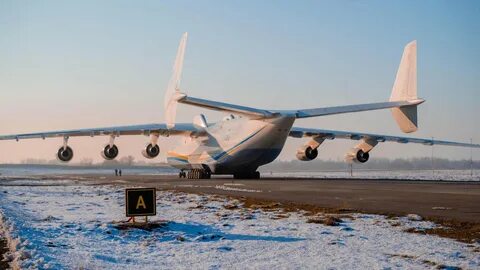 Аэропорт прилетающий самолет