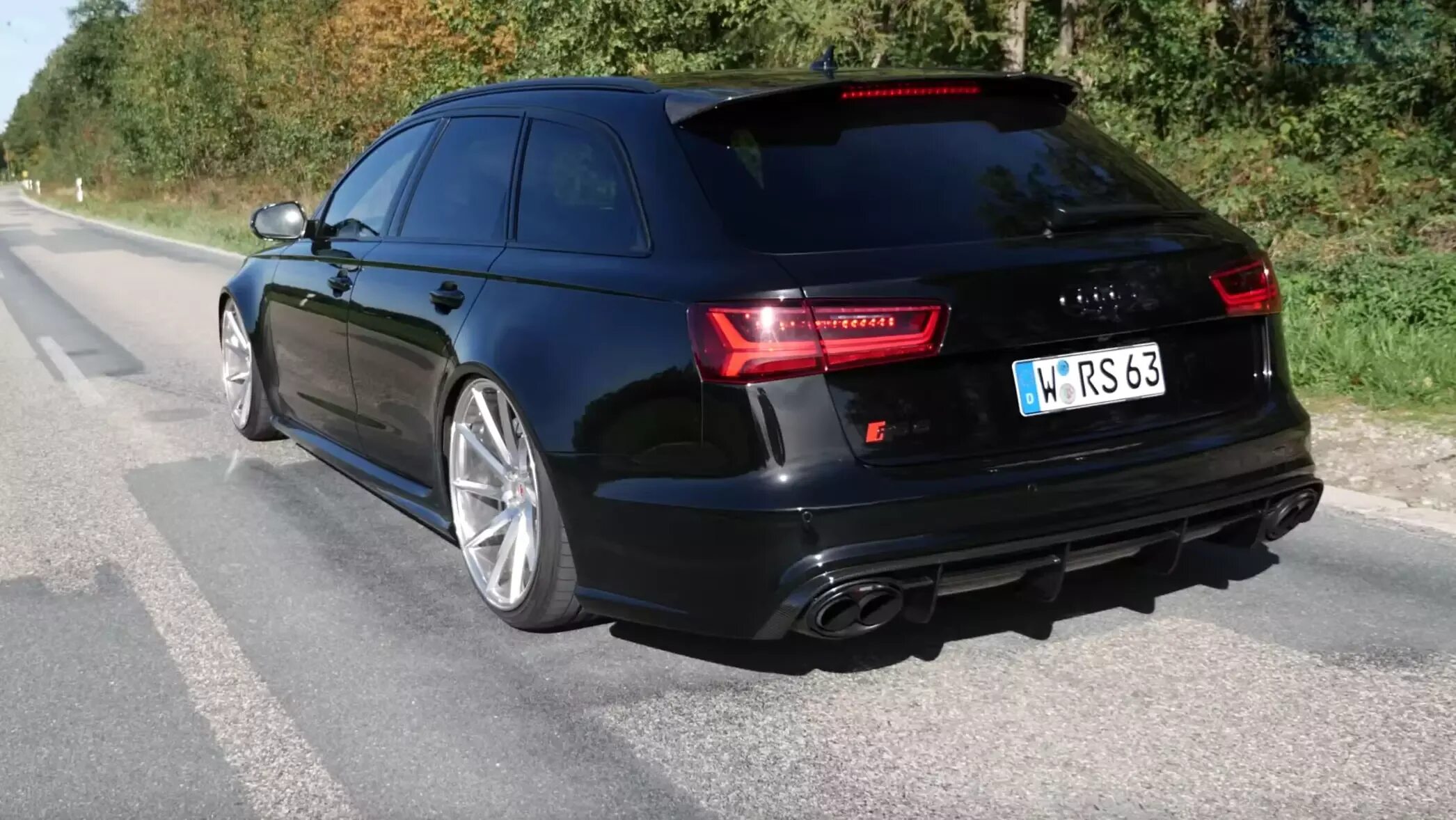 Audi rs6 1000hp. Audi rs6 300km. Audi rs6 300km/h crash. Audi rs6 crash 300 km.