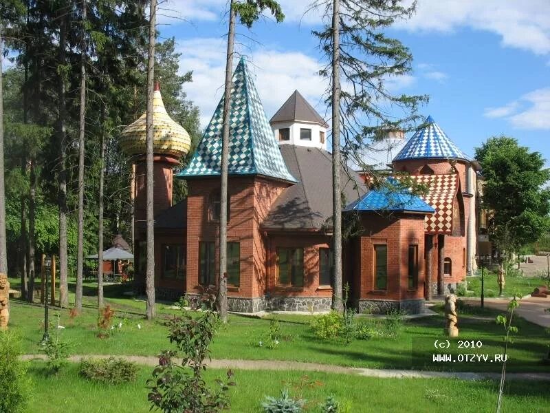 Улиткино марьино подмосковная усадьба. Посёлок улиткино. Усадьба улиткино. Отель улиткино подмосковье. Курорт парк улиткино.