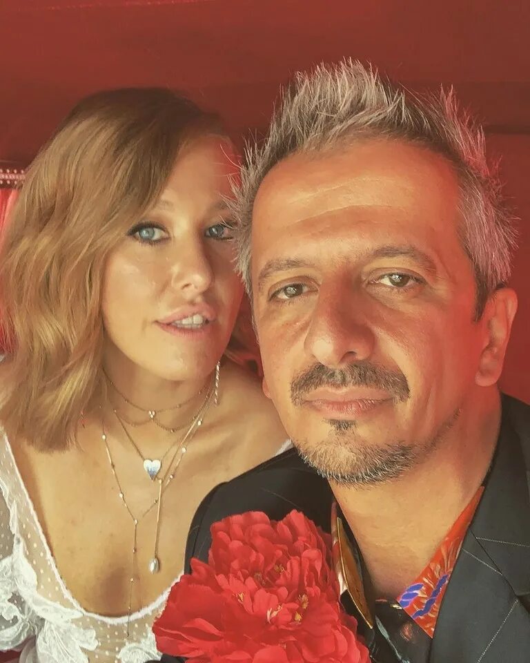 Собчак вышла замуж. Богомолов и собчак свадьба. богомолов константин и собчак свадьба. свадьба ксении собчак и константина богомолова. константин богомолов и ксения собчак свадьба.