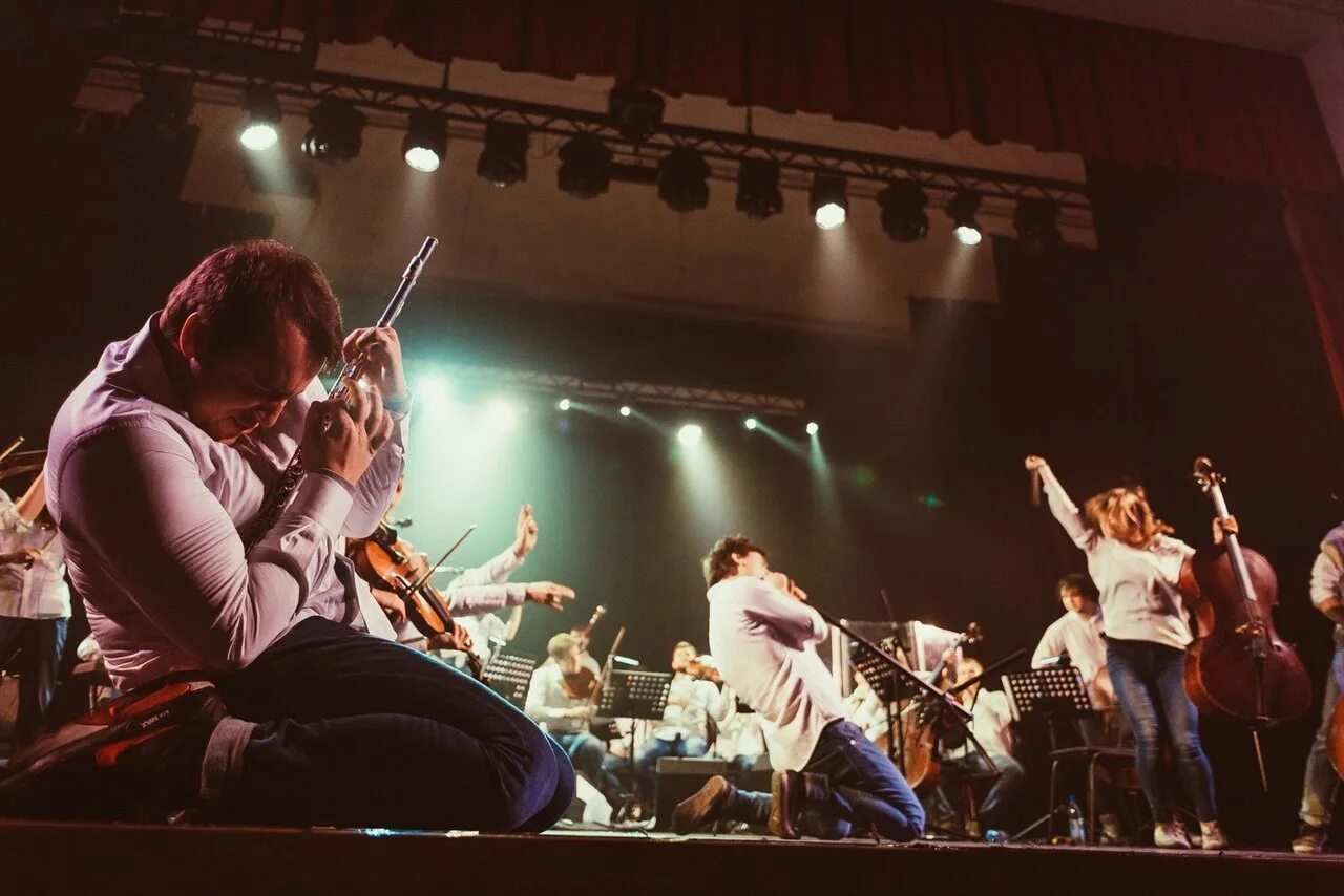 Хард рок оркестра. «queen в исполнении оркестра»: hard rock orchestra. Московский оркестр hard rock orchestra. Linkin park в исполнении оркестра rockestralive. Rock orchestra норильск.