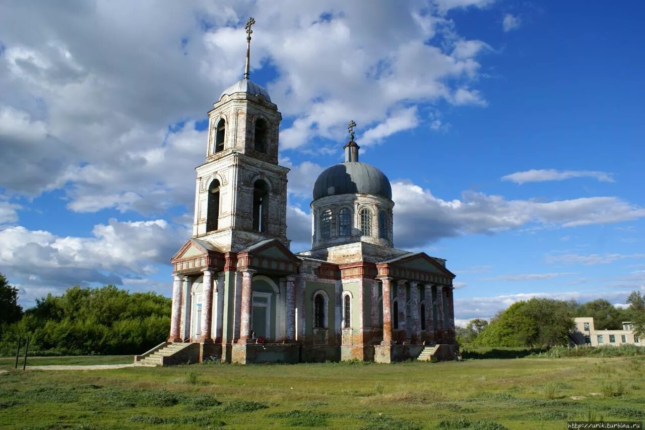 Села федоровского района саратовской области. Храм Архангела Михаила с Борисоглебовка. Храм Борисоглебовки Федоровского района. Борисоглебовка Федоровского района Саратовской области. Церковь Михаила Архангела в Саратовской области.