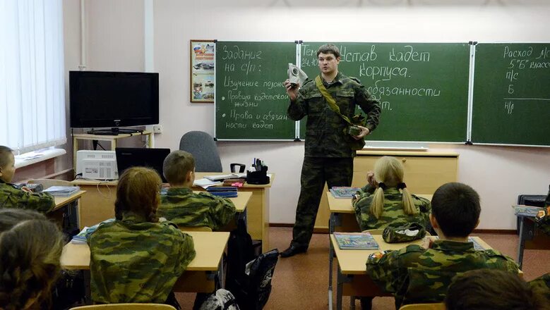 Патриотизм и трудовое воспитание: что изменилось в школах с начала "спецоперации
