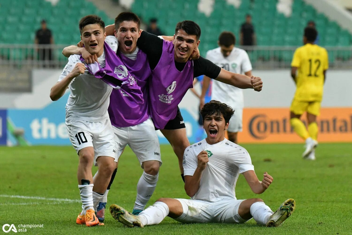 Stadion uz yangiliklari pro liga futbol. O'zbekiston u 23 футбол. O'zbekiston u23. Узбекистан футбол терма жамоаси. Ўзбекистон u 23 терма жамоаси.