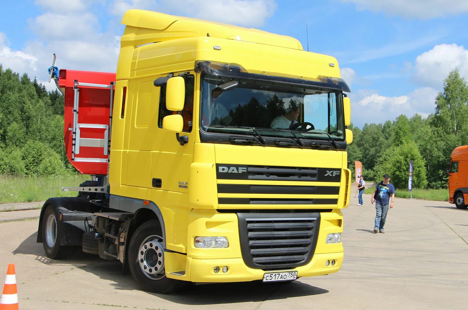 DAF Trucks Russia. DAF Trucks n.v.. Фура Даф номер 374 АА/14. Купить тягач даф б у в россии