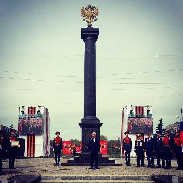 Города воинской славы питера. Стела «город воинской славы» (Колпино). Стела воинской славы в Колпино. Стела «город воинской славы» (Великий Новгород).