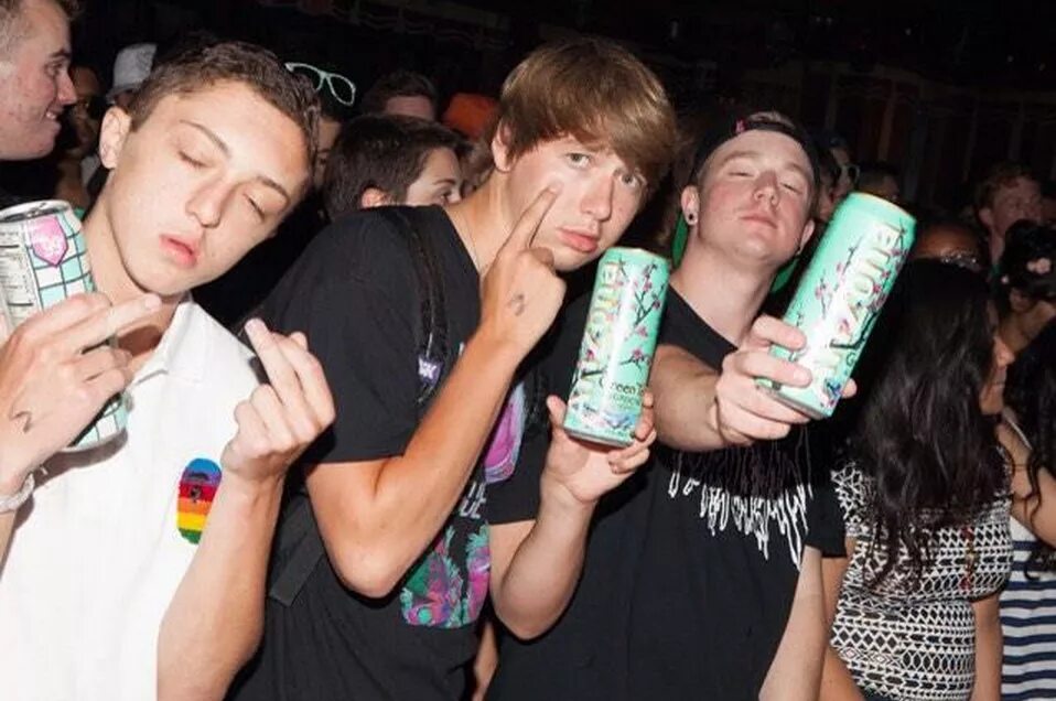 Yung s extras. Yung lean с аризоной. arizona tea yung lean. напиток yung lean. young lean чай.