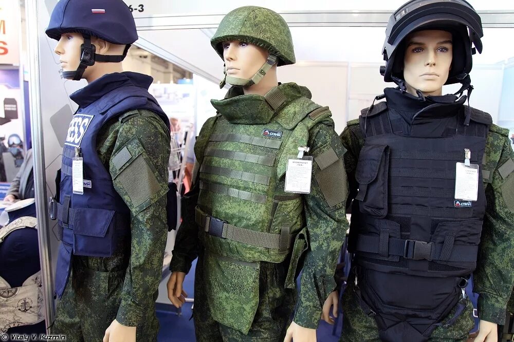 интерполитех бронезащита. боевой костюм swat. бронежилет специальный «кора феникс - ист». противоударный щит витраж. спецсредства полиции.