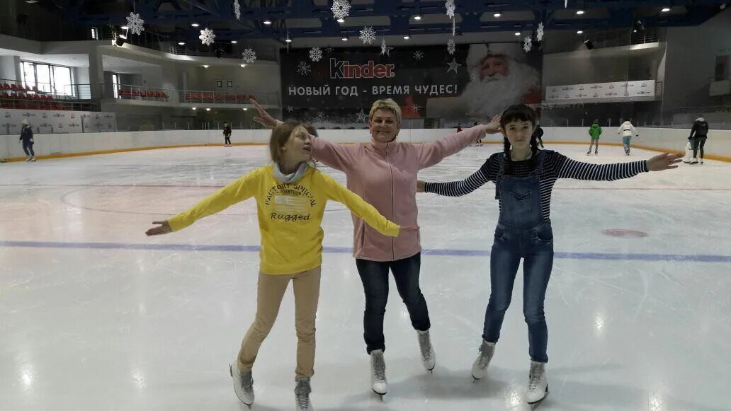 каток питомник серпухов. каток топ. каток в парке питомник. ледовая арена серпухов. парк питомник серпухов каток расписание.