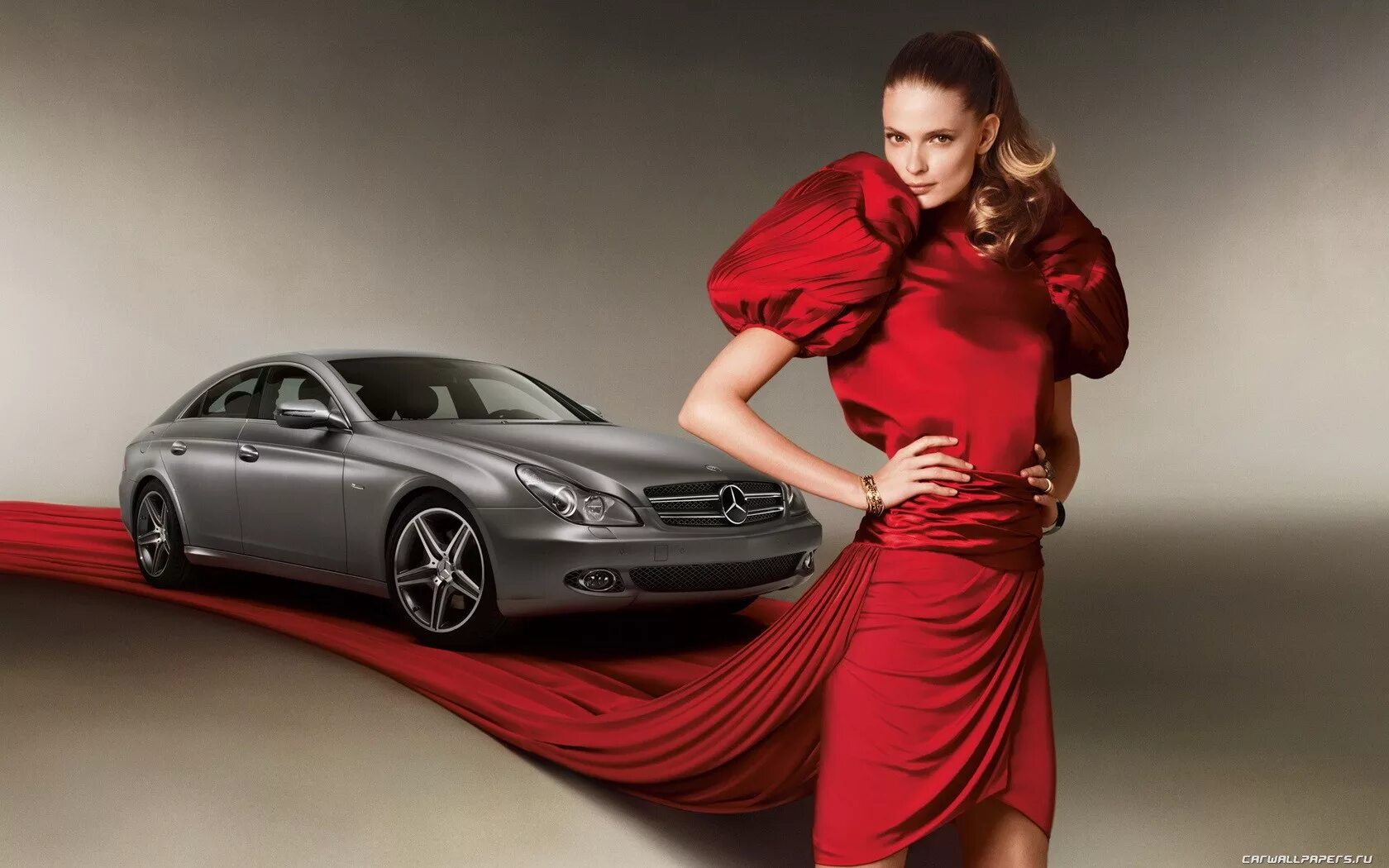 Красивые фото для рекламы. Женщина в автомобиле. Машины для женщин. Шикарная женщина с машиной. Девушка на Красном мерседесе.