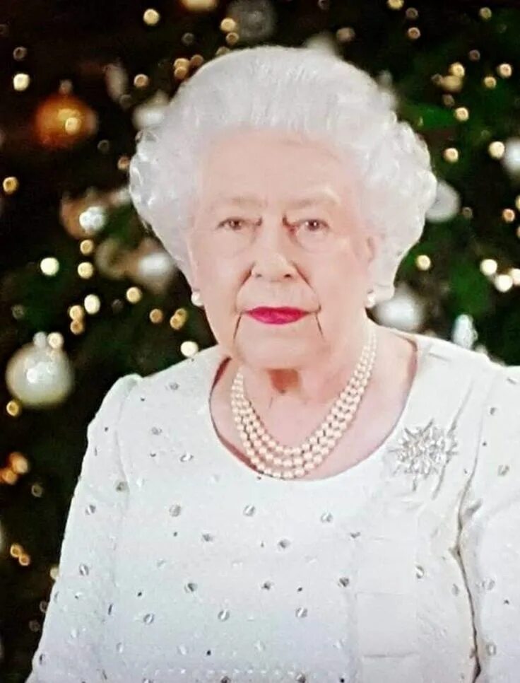 Он любит королеву