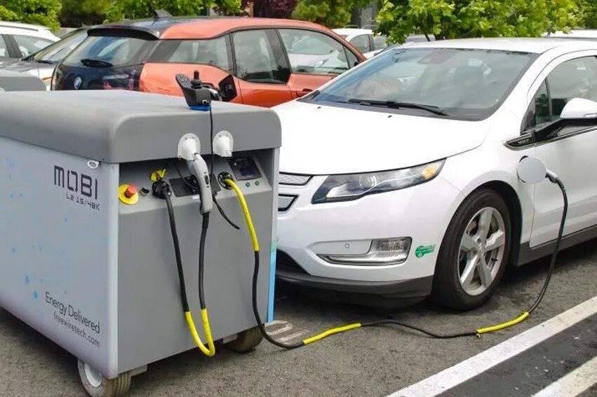 Можно заряжать на автомобиле. Volkswagen Electric car charge. Electric vehicle Charging Station. Charging Station мобильные. Зарядка ev Charger.